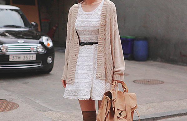 5 maneiras de usar vestido branco no inverno sem passar frio
Como combinar vestido branco de tricô com acessórios
Tendências de vestidos brancos para o inverno 2024
Dicas de maquiagem para complementar seu look de vestido branco no inverno
O guia definitivo para usar vestido branco em qualquer estação