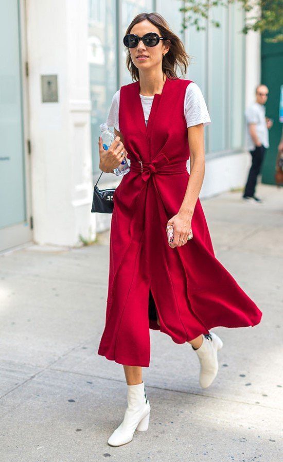 5 maneiras criativas de usar vestido com blusa
Como transformar seu vestido de alça em peça versátil
Dicas de tecidos e estampas para looks de sobreposição
O guia definitivo para usar vestido chemise
Tendências de sobreposição: vestido com blusa para 2026