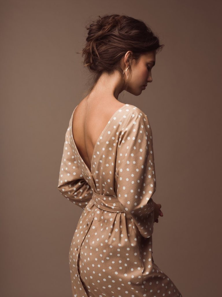 5 ideias de títulos:
1. Vestidos com Decote nas Costas: O Guia Completo para Arrasar em Qualquer Ocasião
2. Como Usar Vestidos com Decote nas Costas: Dicas de Estilo e Ocasiões
3. Os 5 Modelos de Vestidos com Decote nas Costas que Você Precisa Conhecer
4. Vestidos com Decote nas Costas: A Tendência que Une Sensualidade e Elegância
5. Onde Comprar Vestidos com Decote nas Costas: Melhores Lojas e Marcas