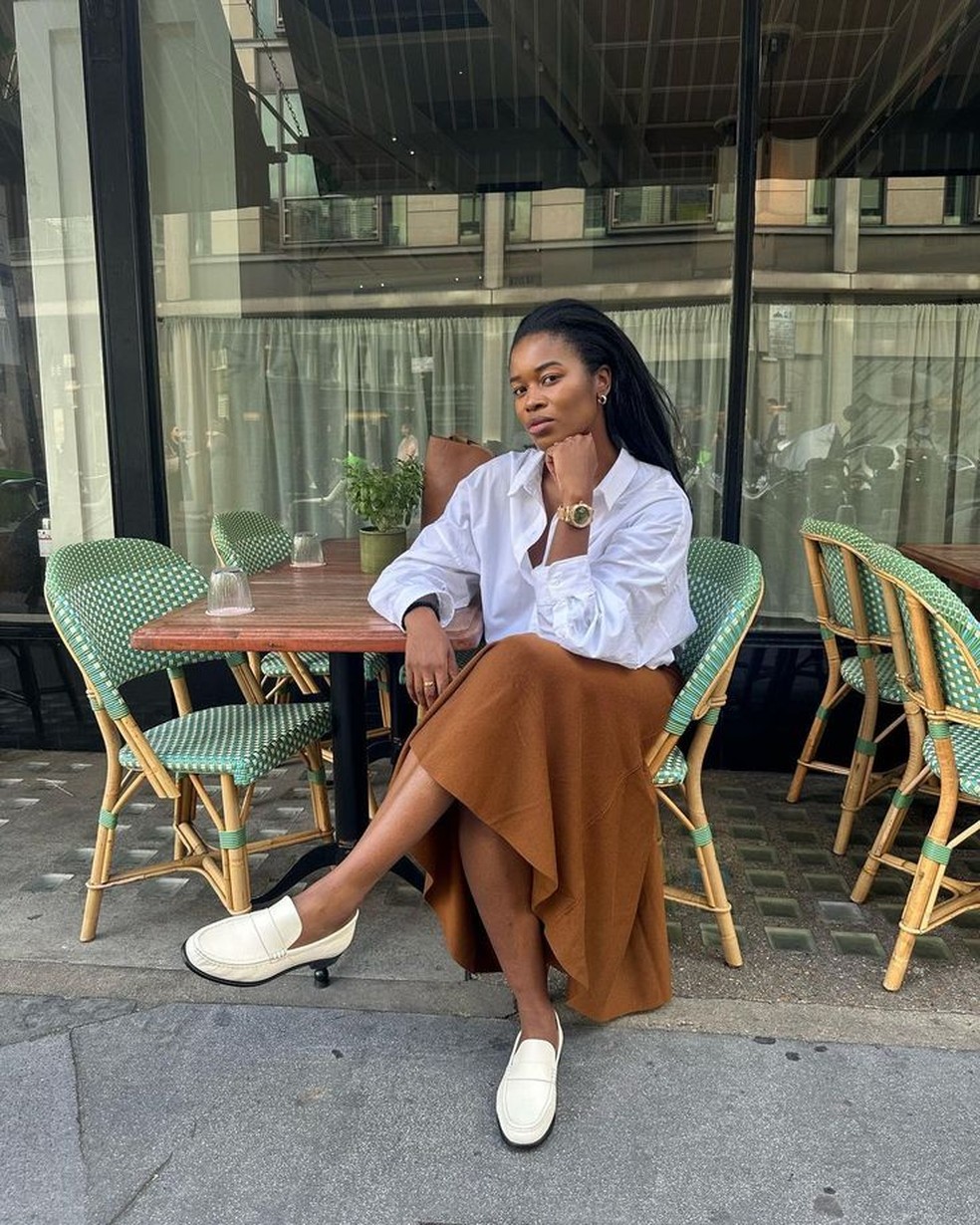 5 ideias de títulos:
1. Mocassim com Vestido: O Guia Completo para Looks Incríveis
2. Como Usar Mocassim com Vestido: Dicas de Estilo para Todas as Ocasiões
3. Tendência 2025/2026: A Combinação Perfeita de Vestido e Mocassim
4. Mocassim Tratorado vs. Clássico: Qual o Melhor para o Seu Vestido?
5. Do Casual ao Elegante: Transforme seu Vestido com o Mocassim Ideal