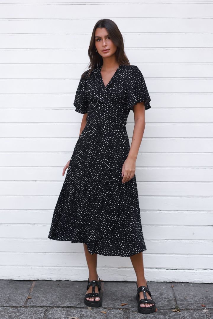 Tendências do Vestido de Poá 2025-2026: Cores, Modelos e Combinações