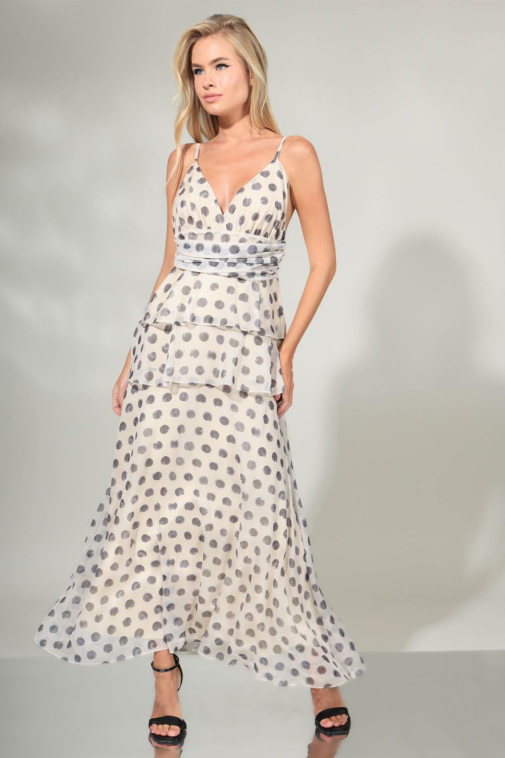 Tendências do Vestido de Poá 2025-2026: Cores, Modelos e Combinações