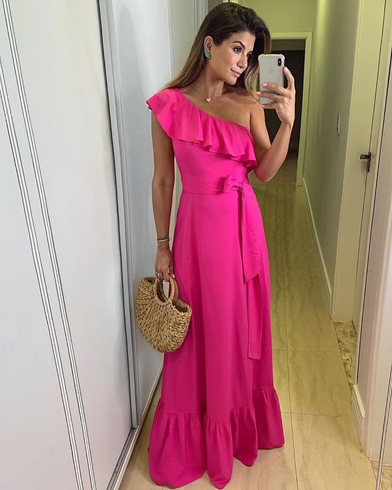 5 ideias de títulos:
1. Como escolher o vestido longo esporte fino perfeito para seu evento.
2. Tecidos e cores ideais para vestidos esporte fino longos.
3. Dicas de acessórios para complementar seu look esporte fino longo.
4. Onde encontrar os melhores vestidos longos esporte fino online.
5. Vestido longo esporte fino: inspirações para casamentos e formaturas.