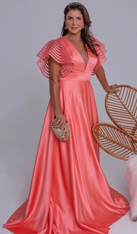 Onde Encontrar Vestidos de Mãe do Noivo: Lojas de Luxo e Marketplaces