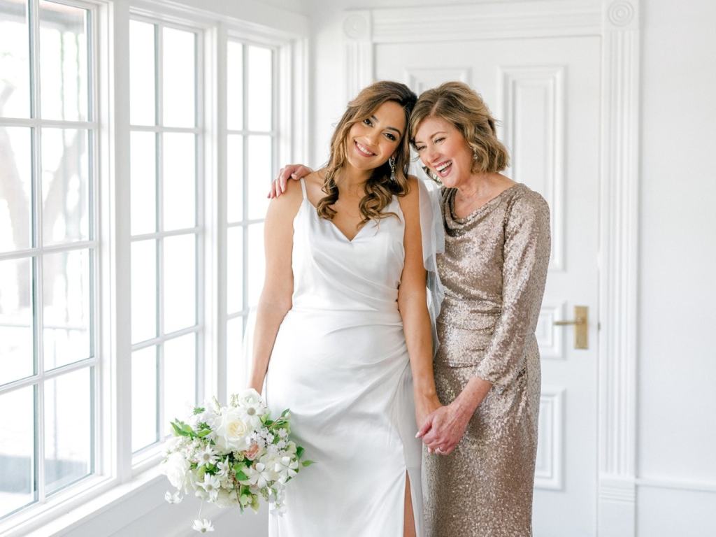 Cortes e Cores: Os Segredos do Vestido Perfeito para a Mãe da Noiva
4. Onde Encontrar o Vestido dos Sonhos para a Mãe da Noiva: Dicas e Lojas
5. Dicas de Estilo para a Mãe da Noiva: Do Casual ao Formal