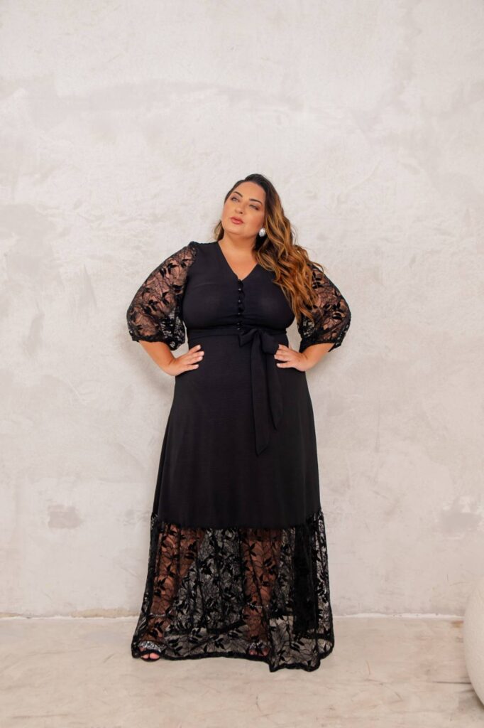 5 ideias de títulos:
1. Como escolher o vestido preto sexy perfeito para cada ocasião.
2. Tendências de vestidos pretos: dos clássicos aos modernos.
3. Onde comprar vestidos pretos estilosos e acessíveis online.
4. Dicas de styling: como usar acessórios com seu vestido preto.
5. Vestido preto: um guia completo de estilos e onde encontrar.