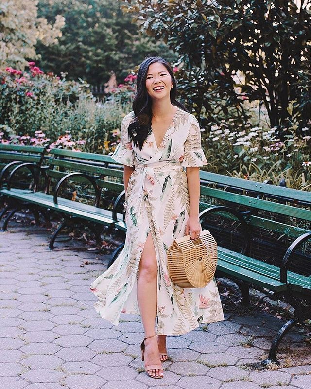 Vestido longo fluido estampado tropical