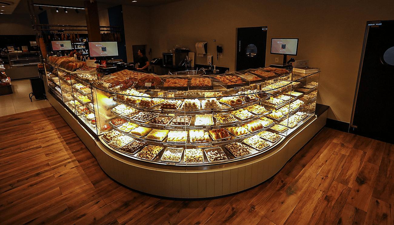 erros comuns na montagem vitrine natalina padaria