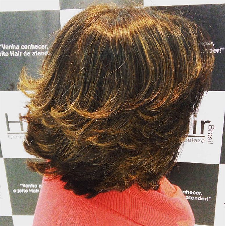 corte em camadas para rosto triangular