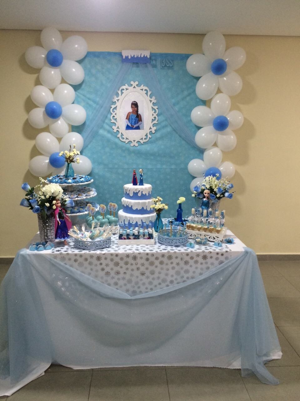 decoração de mesa frozen simples