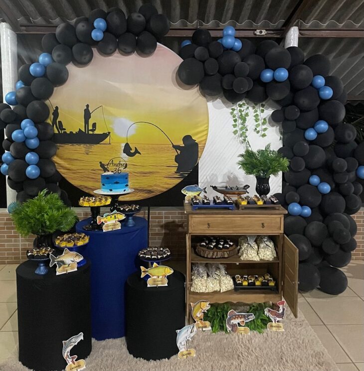 decoração de aniversário preto e dourado masculino