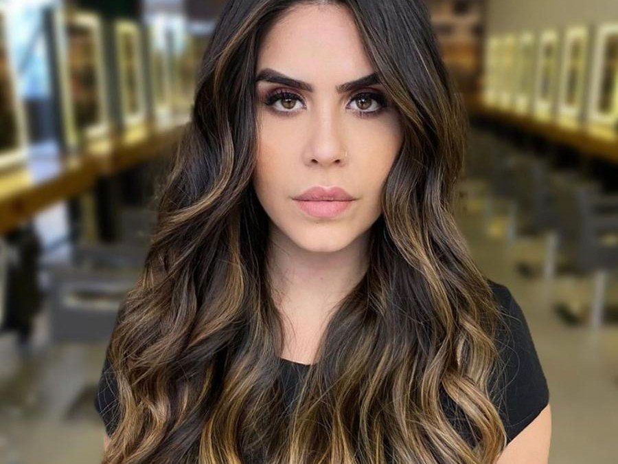 cabelo avelã iluminado
