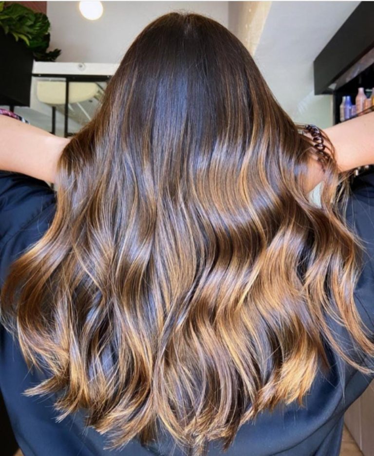 morena iluminada cabelo curto