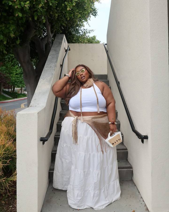 looks plus size com bota