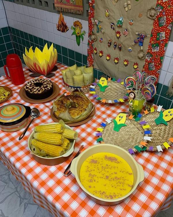 mesa junina infantil