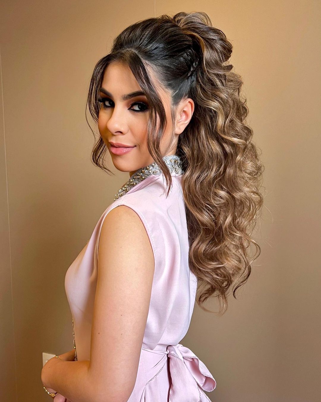 dicas cabelo cacheado casamento 2026