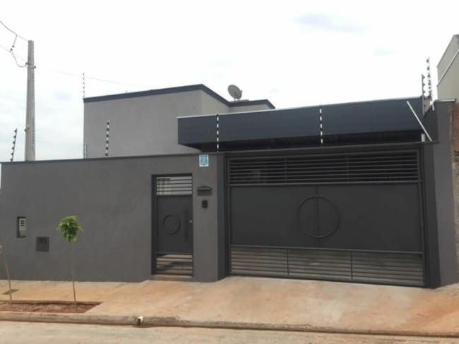 fachada moderna cinza e preto