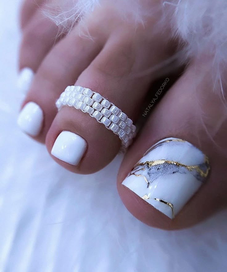 inspiração unha pé delicada glitter