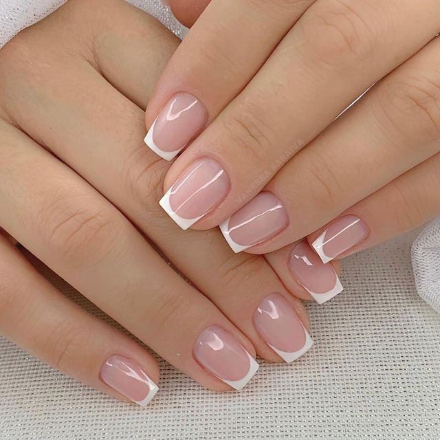 unha em gel natural e bonita
