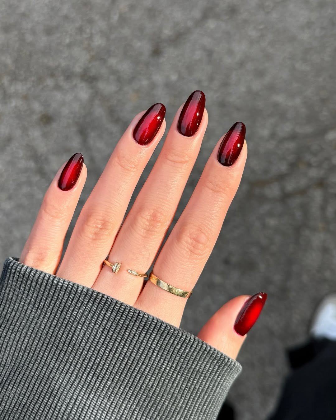 vermelho vinho nas unhas